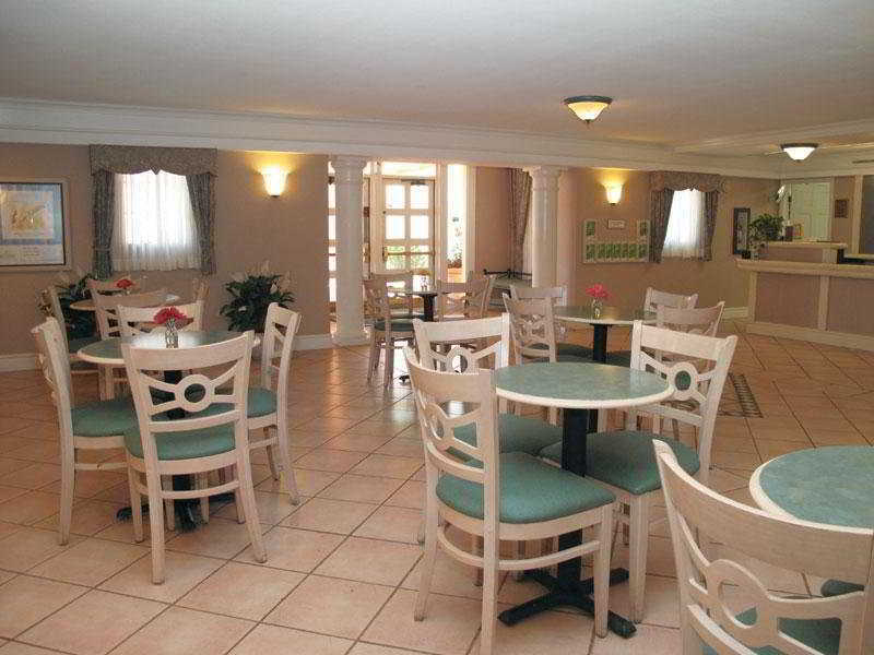 Baymont By Wyndham Broken Arrow Motel 2*